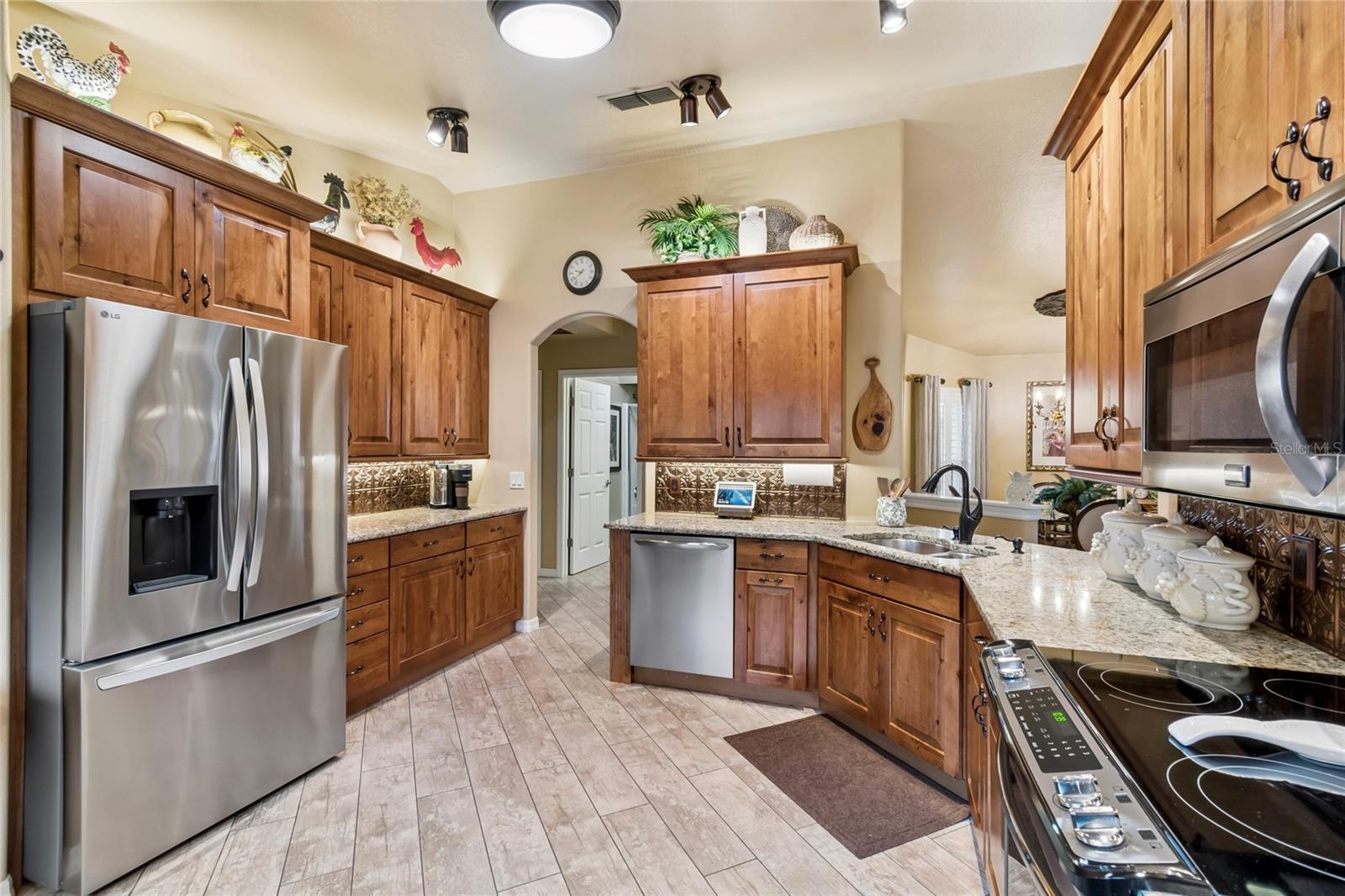 800 VINEYARD WAY, POINCIANA, FL, 34759