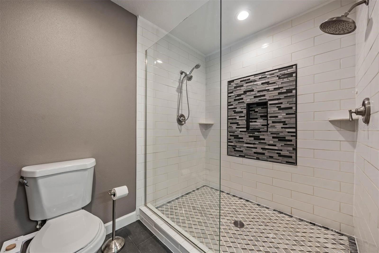 3304 MORAN RD, TAMPA, FL, 33618