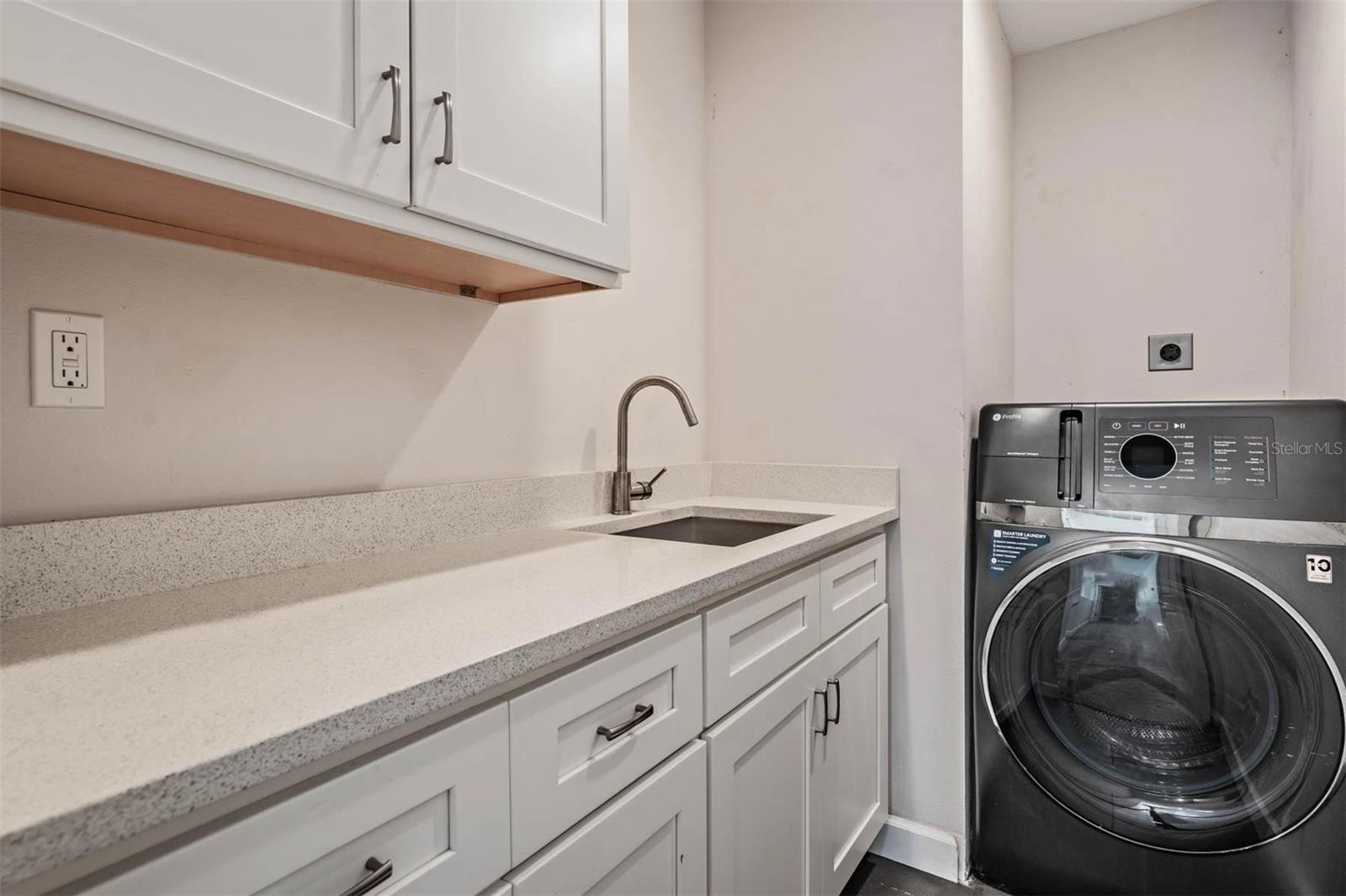 3304 MORAN RD, TAMPA, FL, 33618