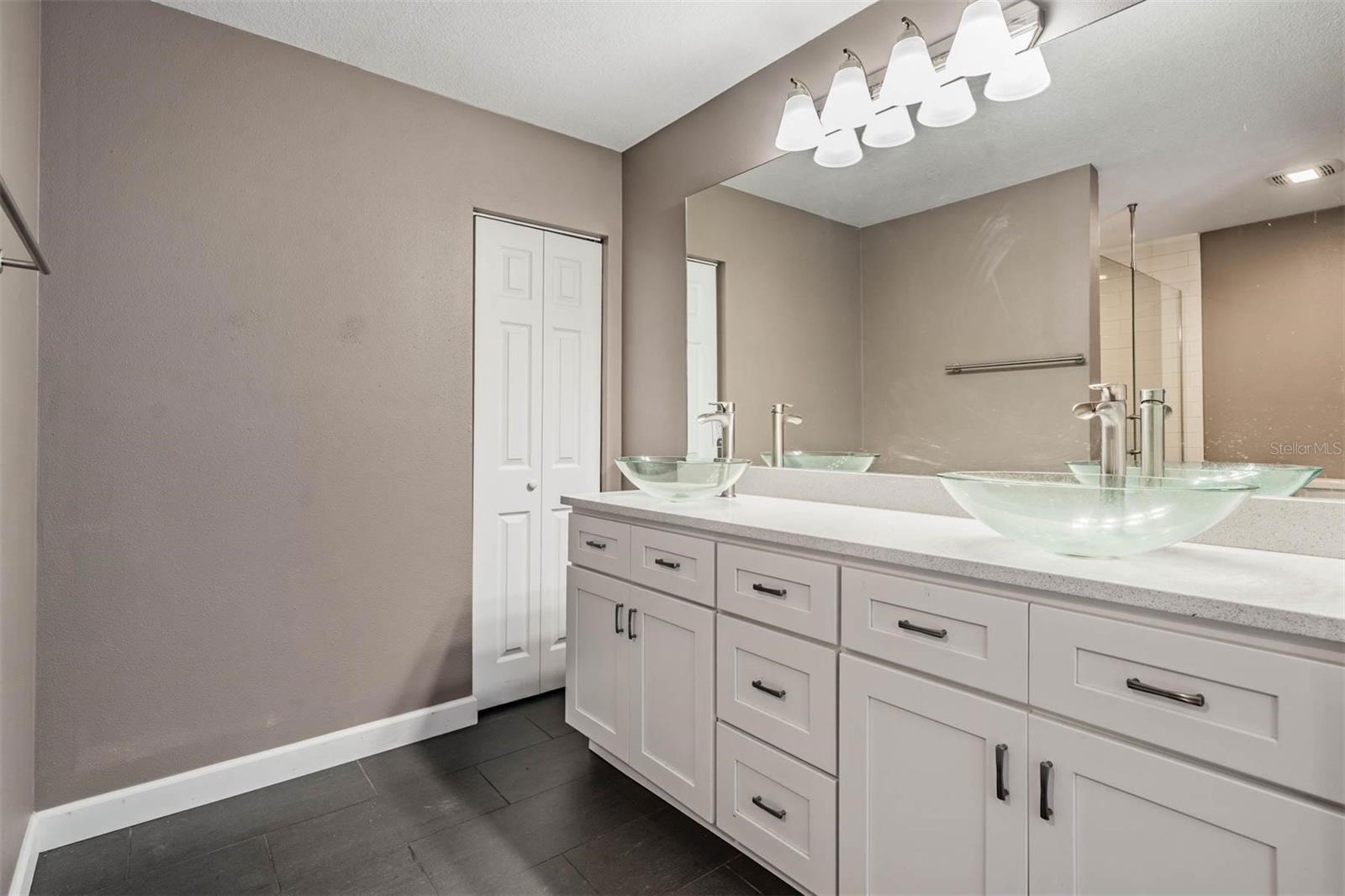 3304 MORAN RD, TAMPA, FL, 33618