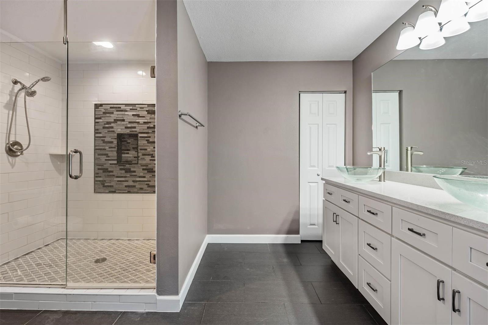 3304 MORAN RD, TAMPA, FL, 33618