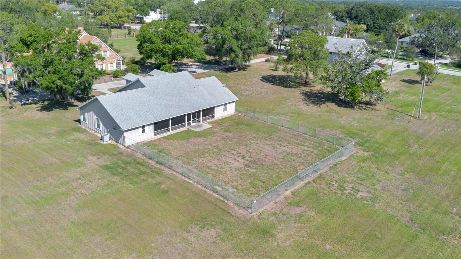 2105 CLUBHOUSE RD, LAKELAND, FL, 33813