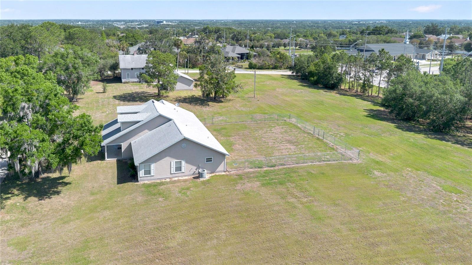 2105 CLUBHOUSE RD, LAKELAND, FL, 33813