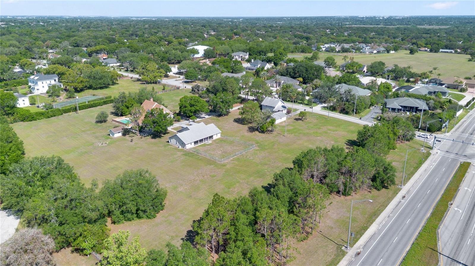 2105 CLUBHOUSE RD, LAKELAND, FL, 33813