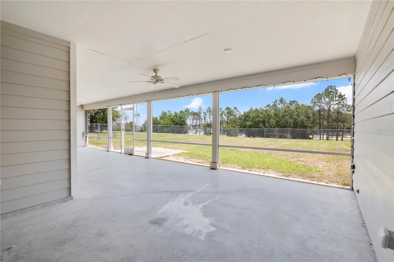 2105 CLUBHOUSE RD, LAKELAND, FL, 33813