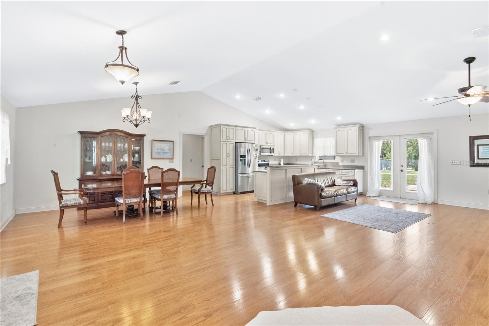 2105 CLUBHOUSE RD, LAKELAND, FL, 33813