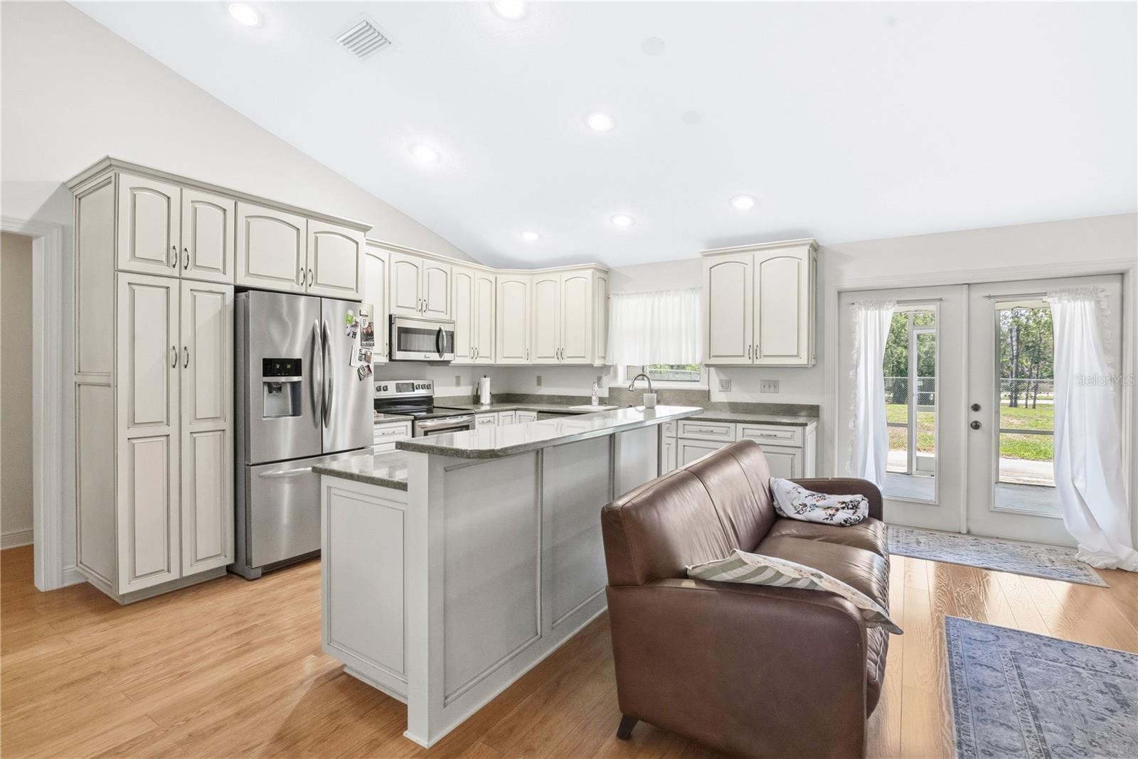 2105 CLUBHOUSE RD, LAKELAND, FL, 33813