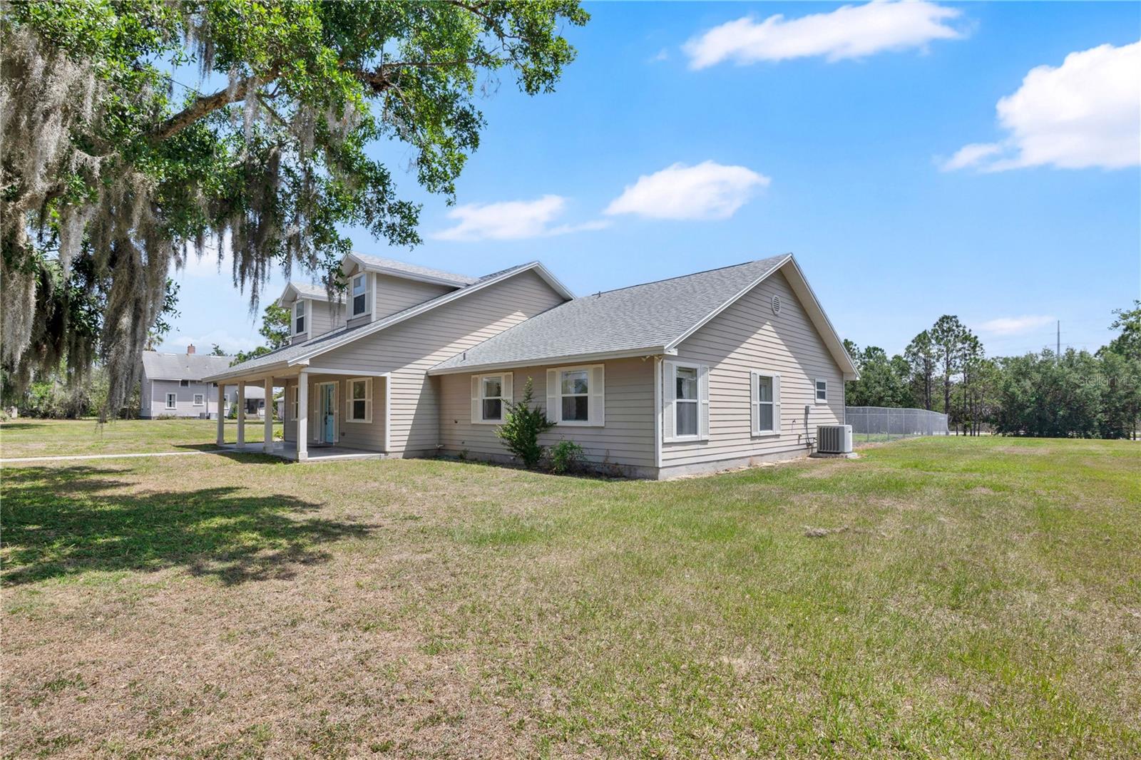 2105 CLUBHOUSE RD, LAKELAND, FL, 33813