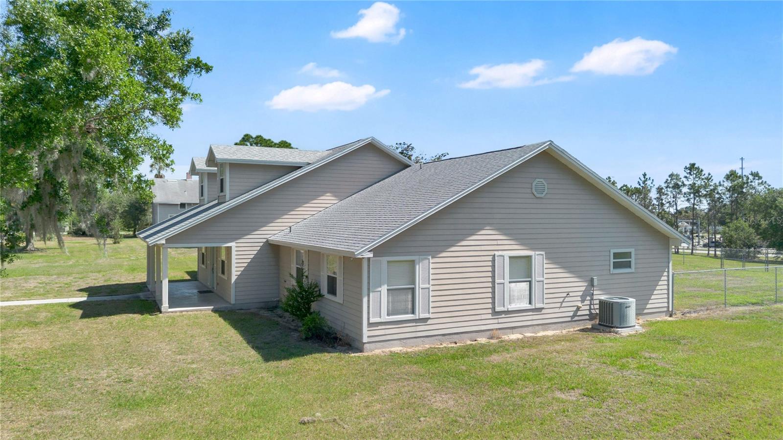 2105 CLUBHOUSE RD, LAKELAND, FL, 33813