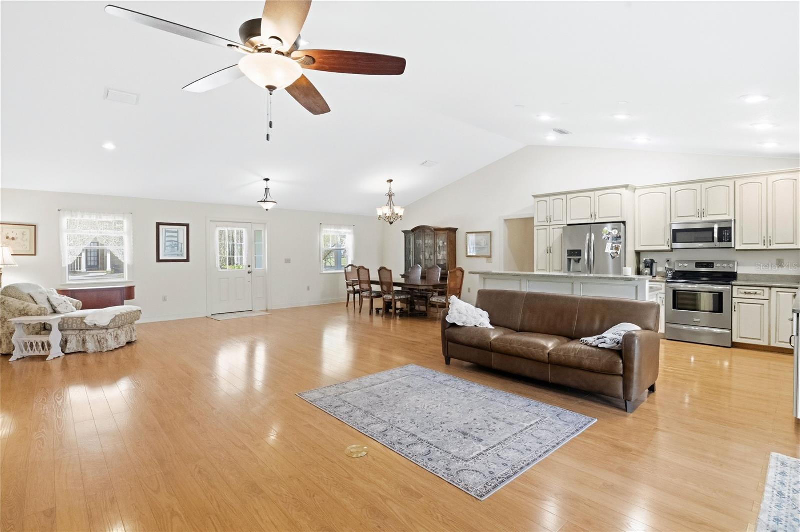 2105 CLUBHOUSE RD, LAKELAND, FL, 33813