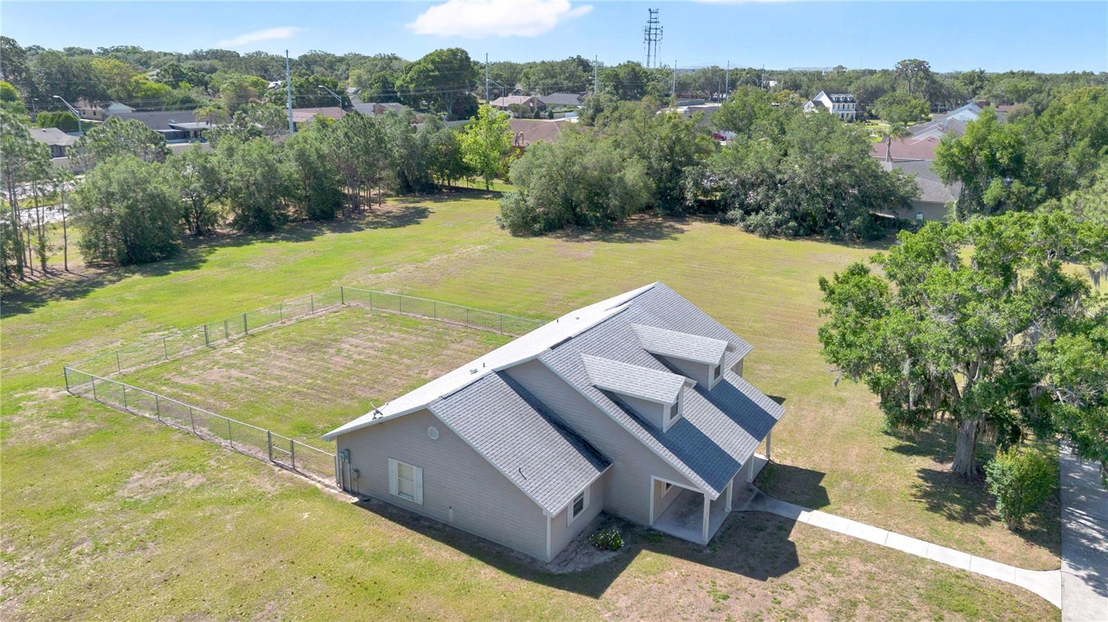 2105 CLUBHOUSE RD, LAKELAND, FL, 33813