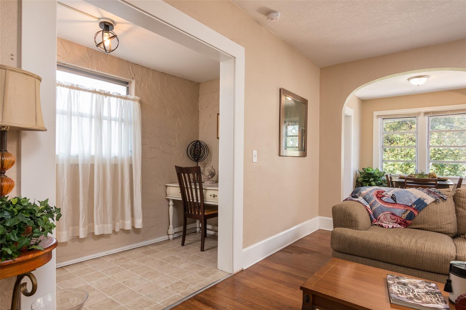 3655 N 1ST (UPPER UNIT) AVE, ST PETERSBURG, FL, 33713