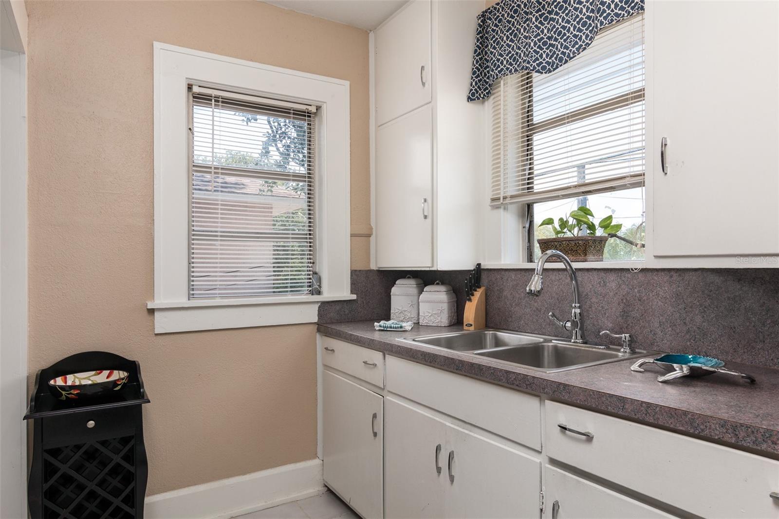 3655 N 1ST (UPPER UNIT) AVE, ST PETERSBURG, FL, 33713