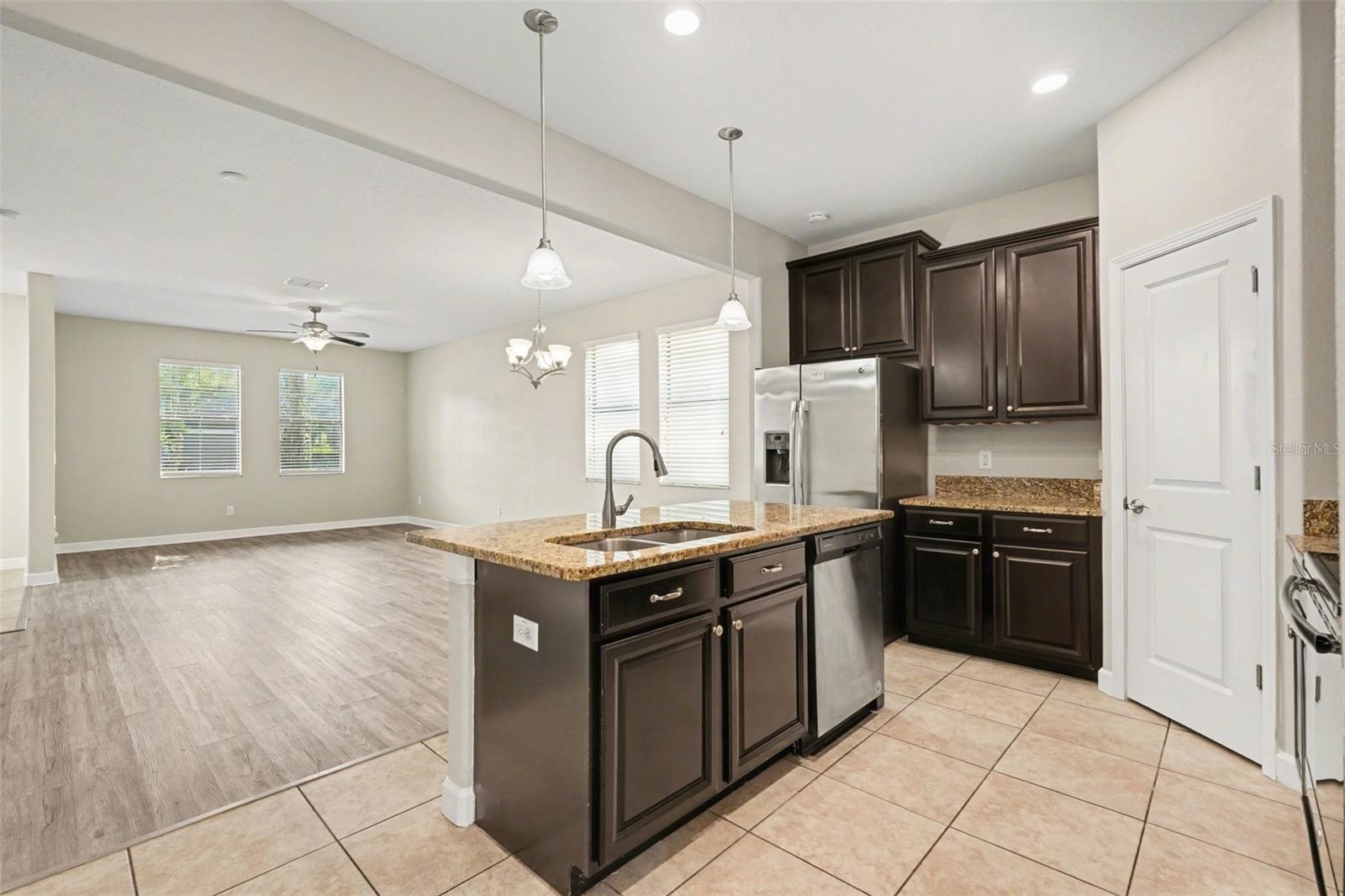 28522 E PLEASANT BAY LOOP, WESLEY CHAPEL, FL, 33543