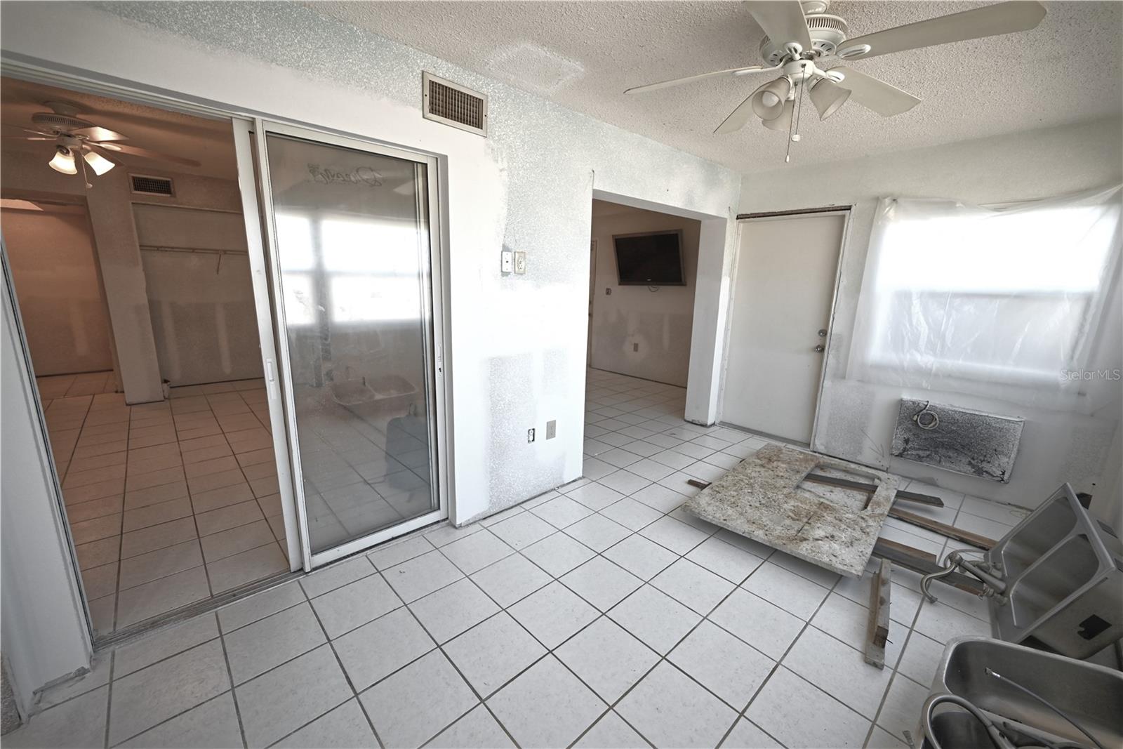 4600 MARINE PKWY #105, NEW PORT RICHEY, FL, 34652