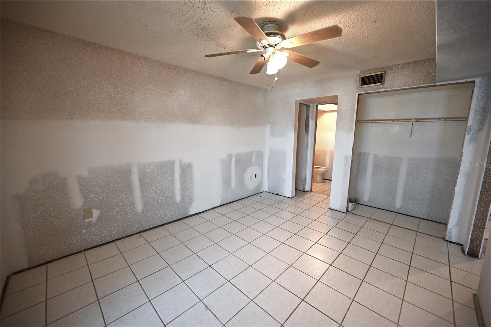 4600 MARINE PKWY #105, NEW PORT RICHEY, FL, 34652