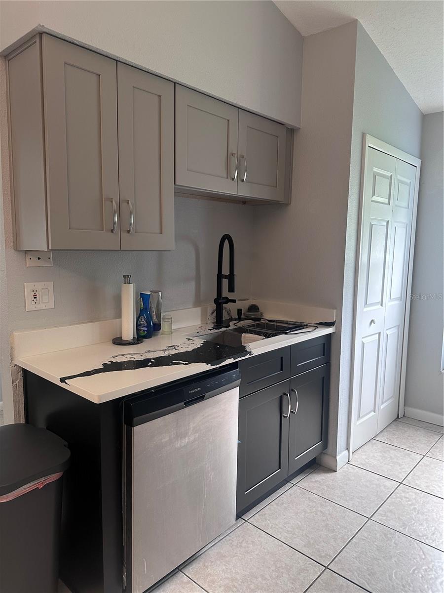 PRATHERS FOURTH ROYAL, ST PETERSBURG, FL, 33712