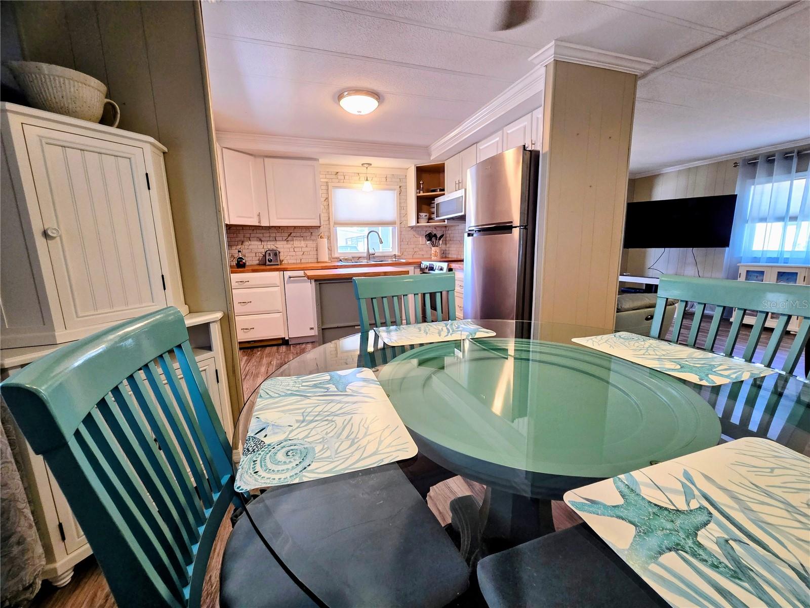 6326 FRIENDSHIP LN, ZEPHYRHILLS, FL, 33542
