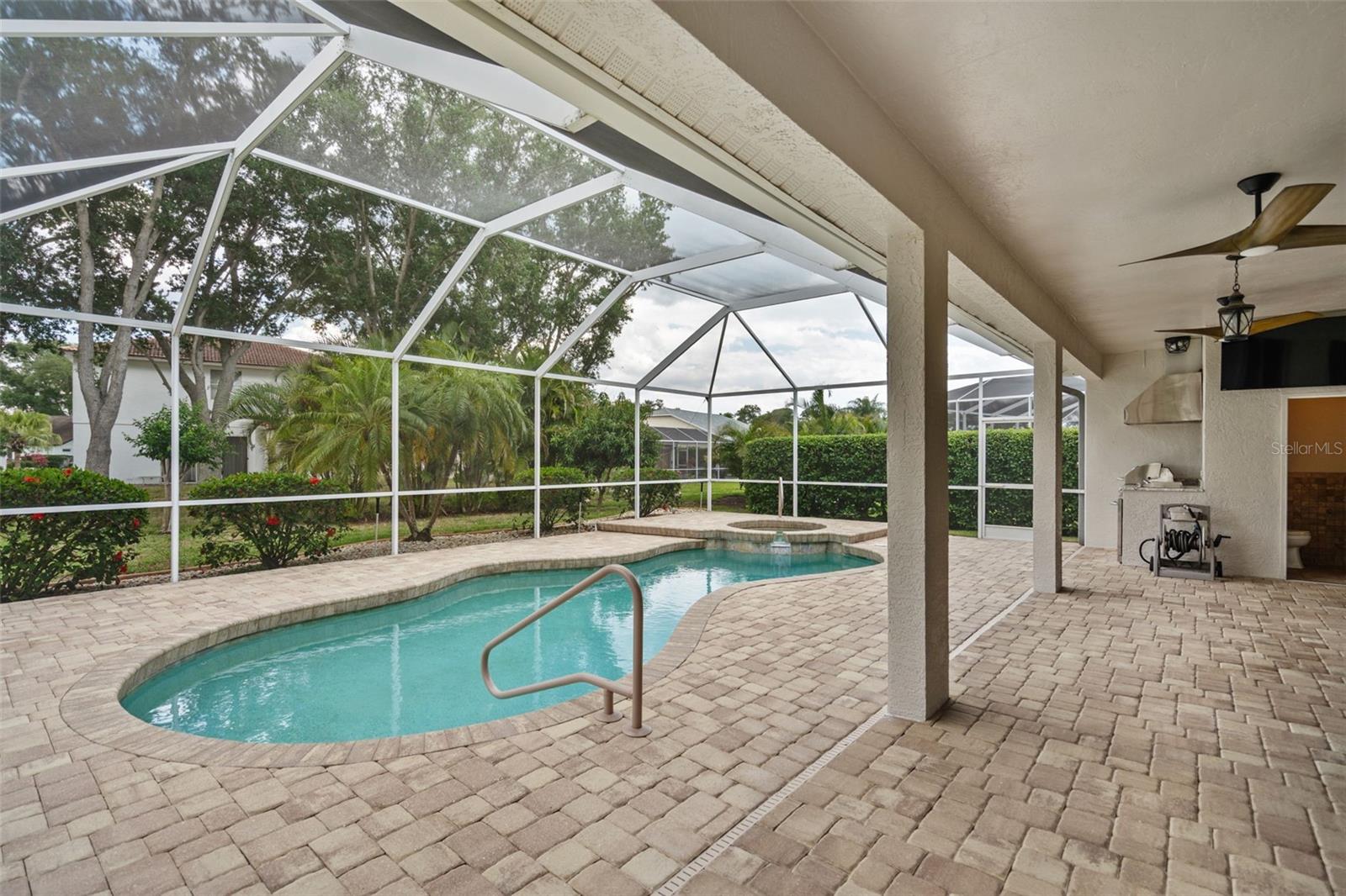 4042 WESTBOURNE CIR, SARASOTA, FL, 34238