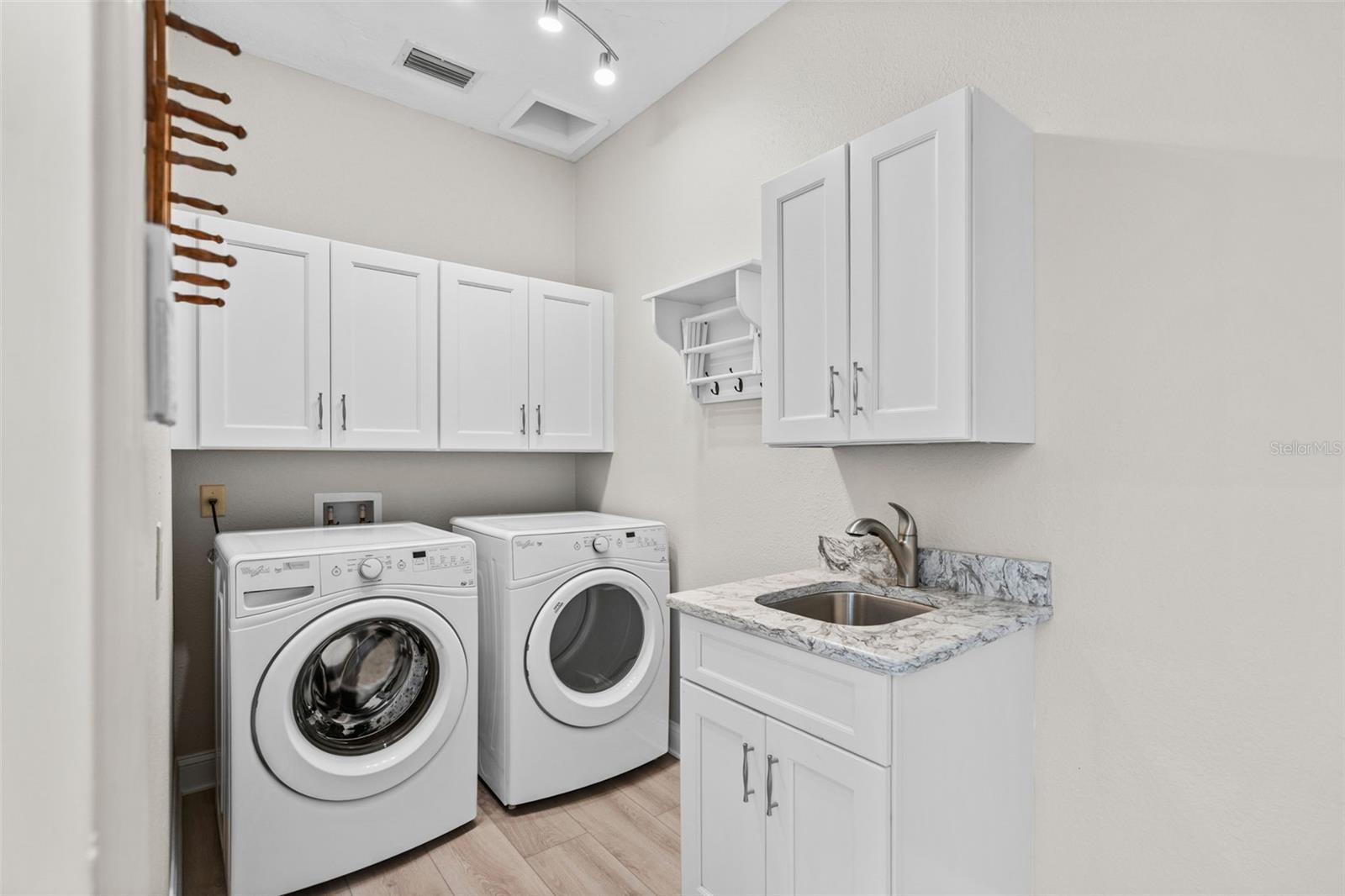 4042 WESTBOURNE CIR, SARASOTA, FL, 34238