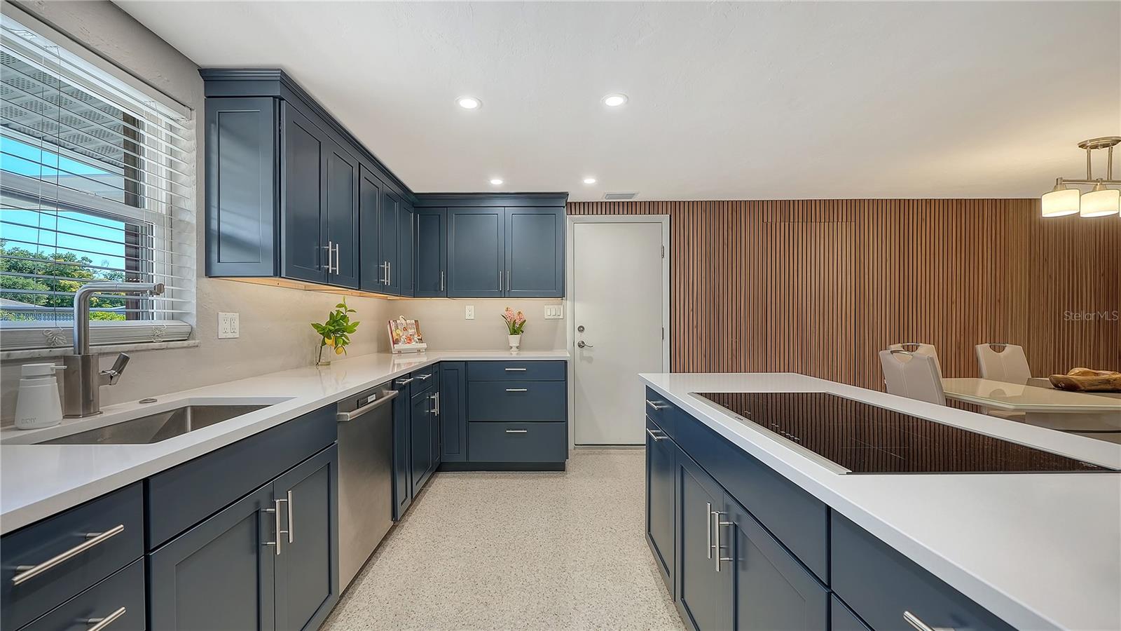 2614 CROTON AVE, SARASOTA, FL, 34239