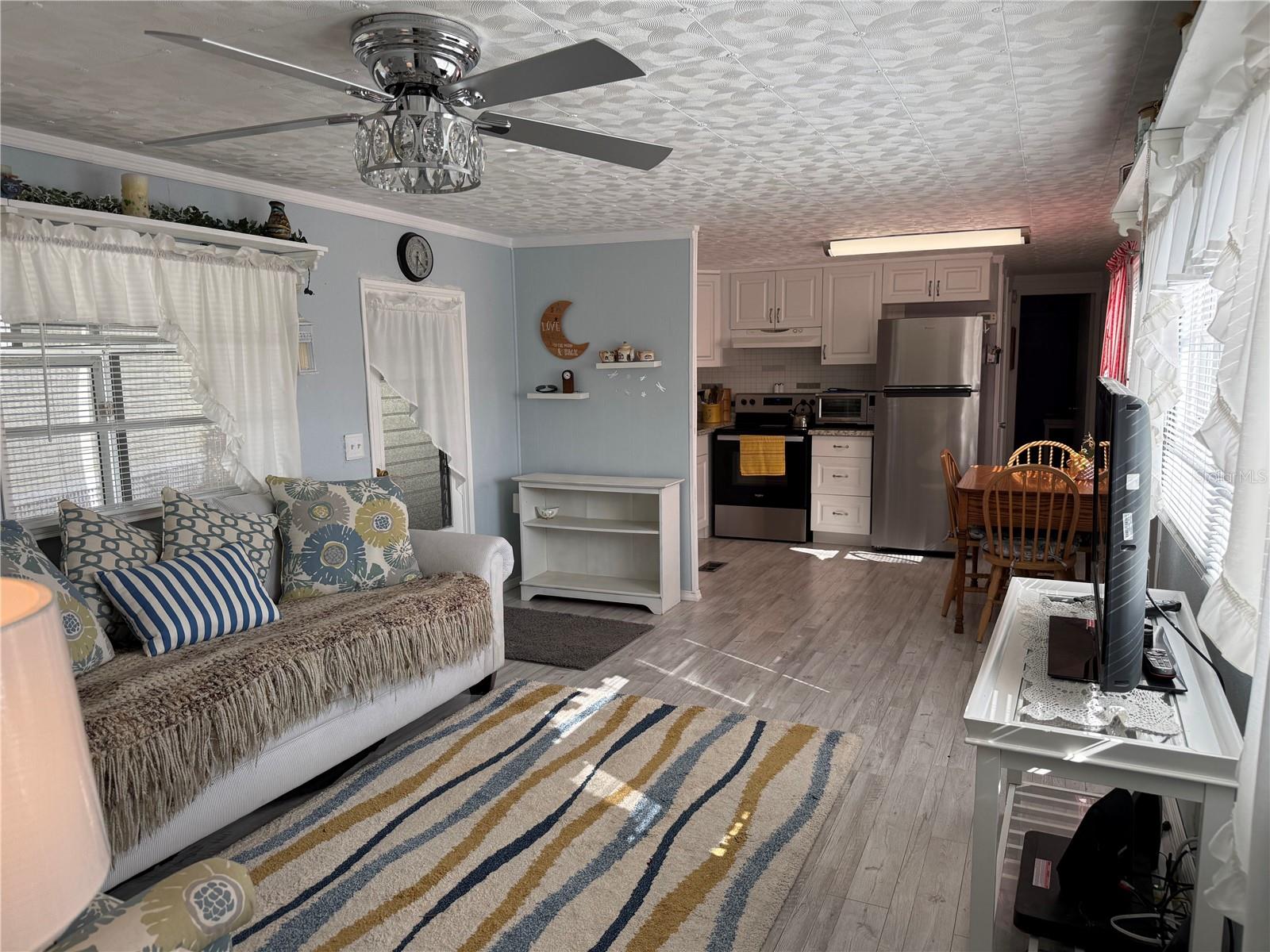 527 BLACKBURN BLVD, NORTH PORT, FL, 34287