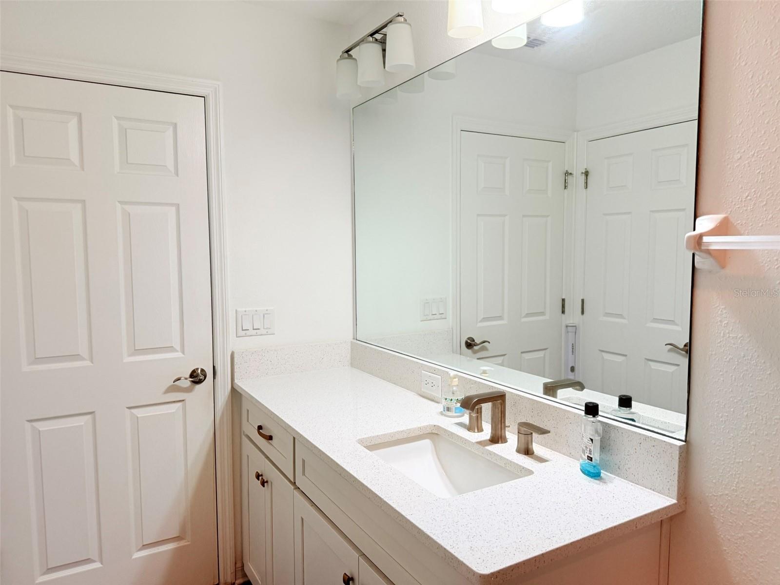 11131 SUNDRIFT DR, TAMPA, FL, 33647