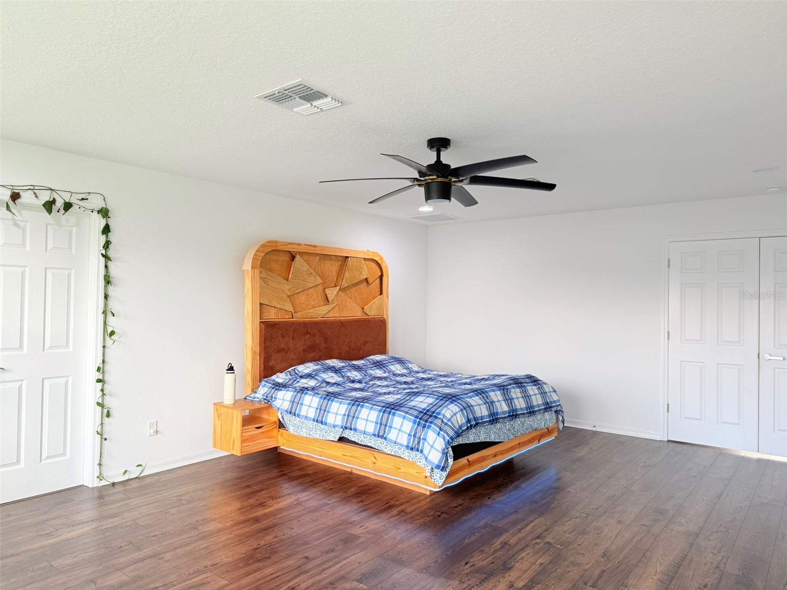 11131 SUNDRIFT DR, TAMPA, FL, 33647