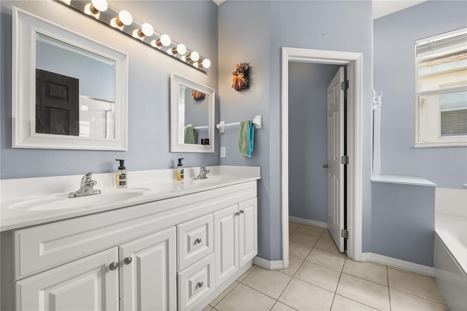 333 HIGHER COMBE DR, DAVENPORT, FL, 33897