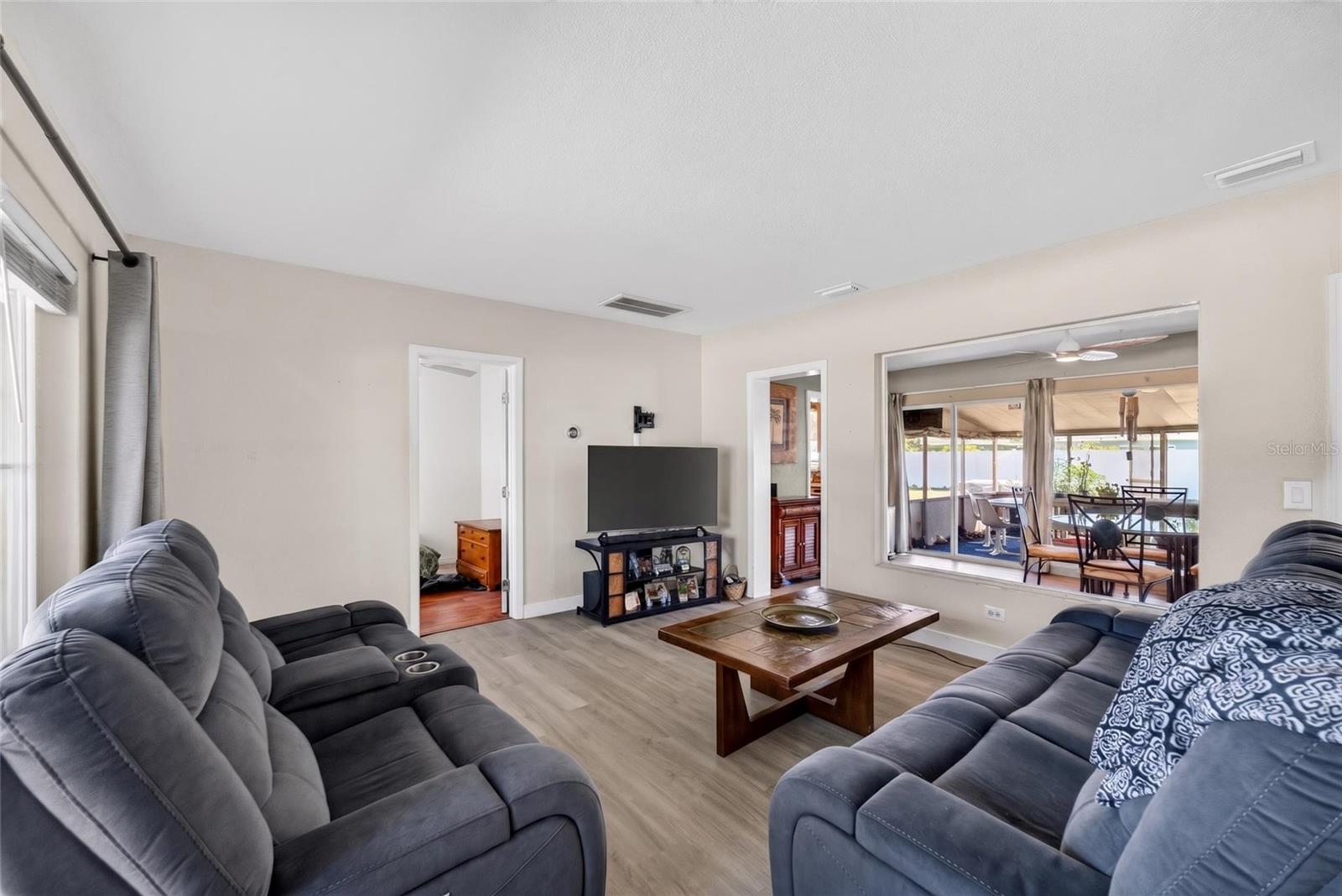 219 S SATURN AVE, CLEARWATER, FL, 33755