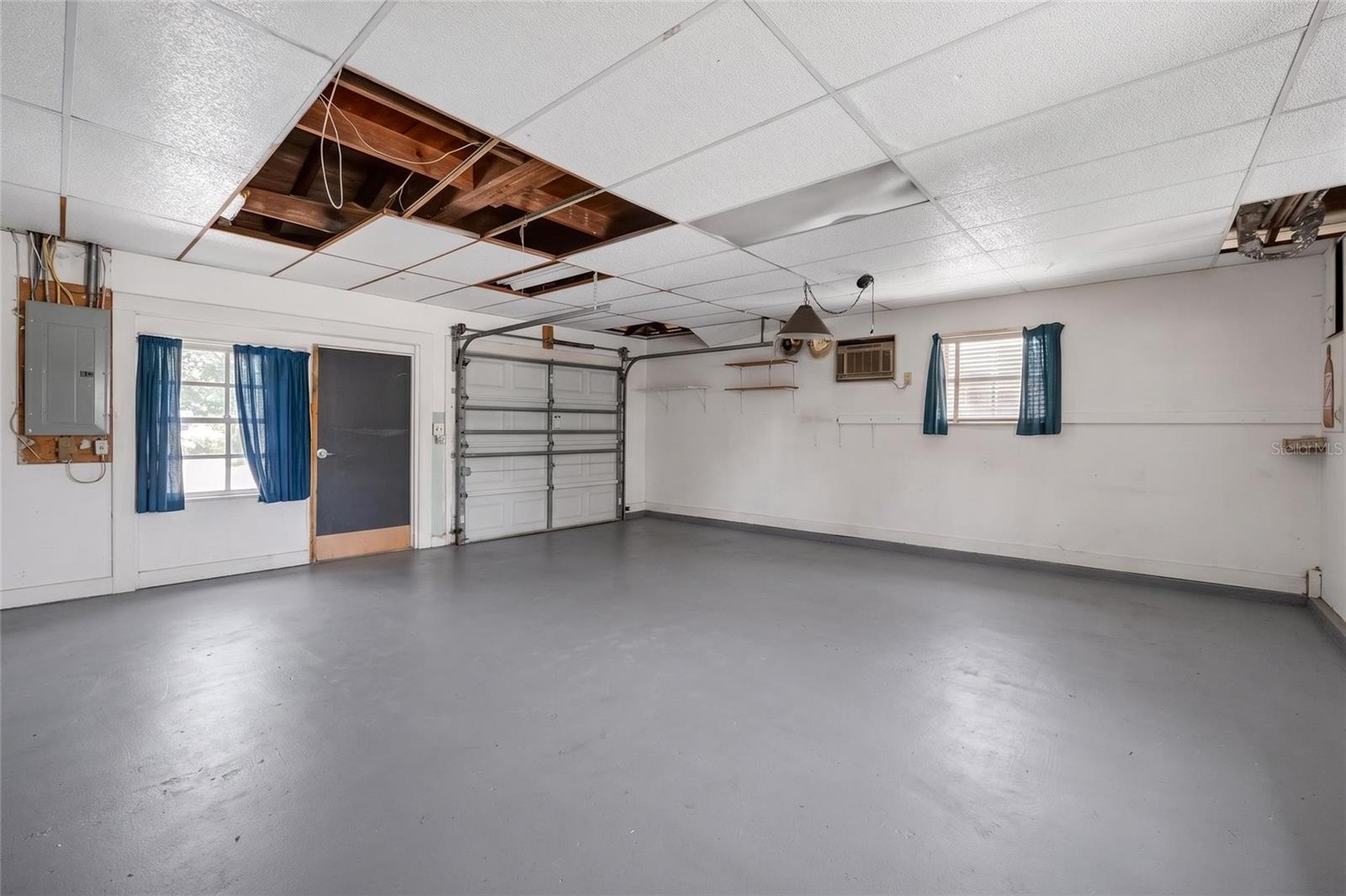 219 S SATURN AVE, CLEARWATER, FL, 33755