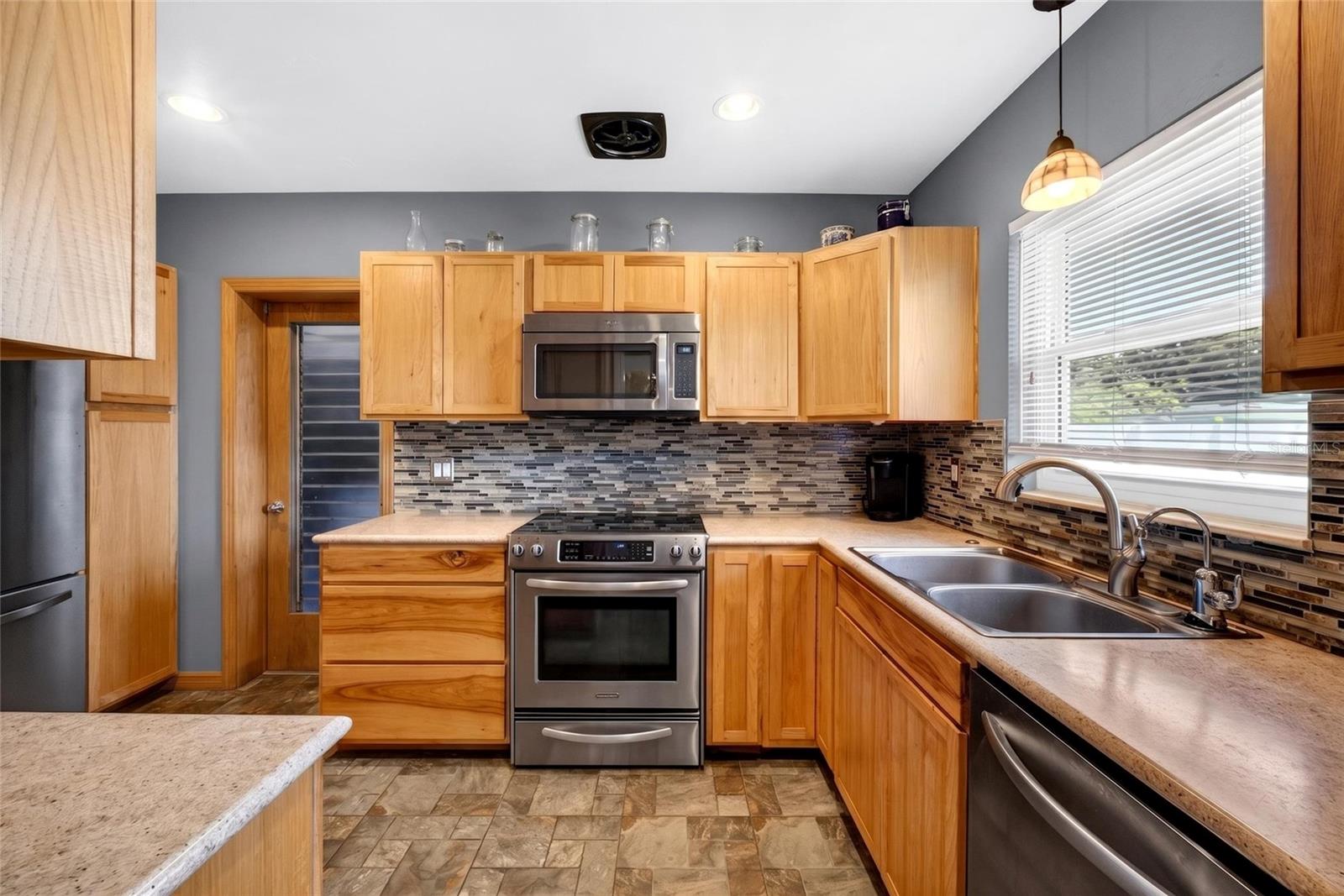219 S SATURN AVE, CLEARWATER, FL, 33755