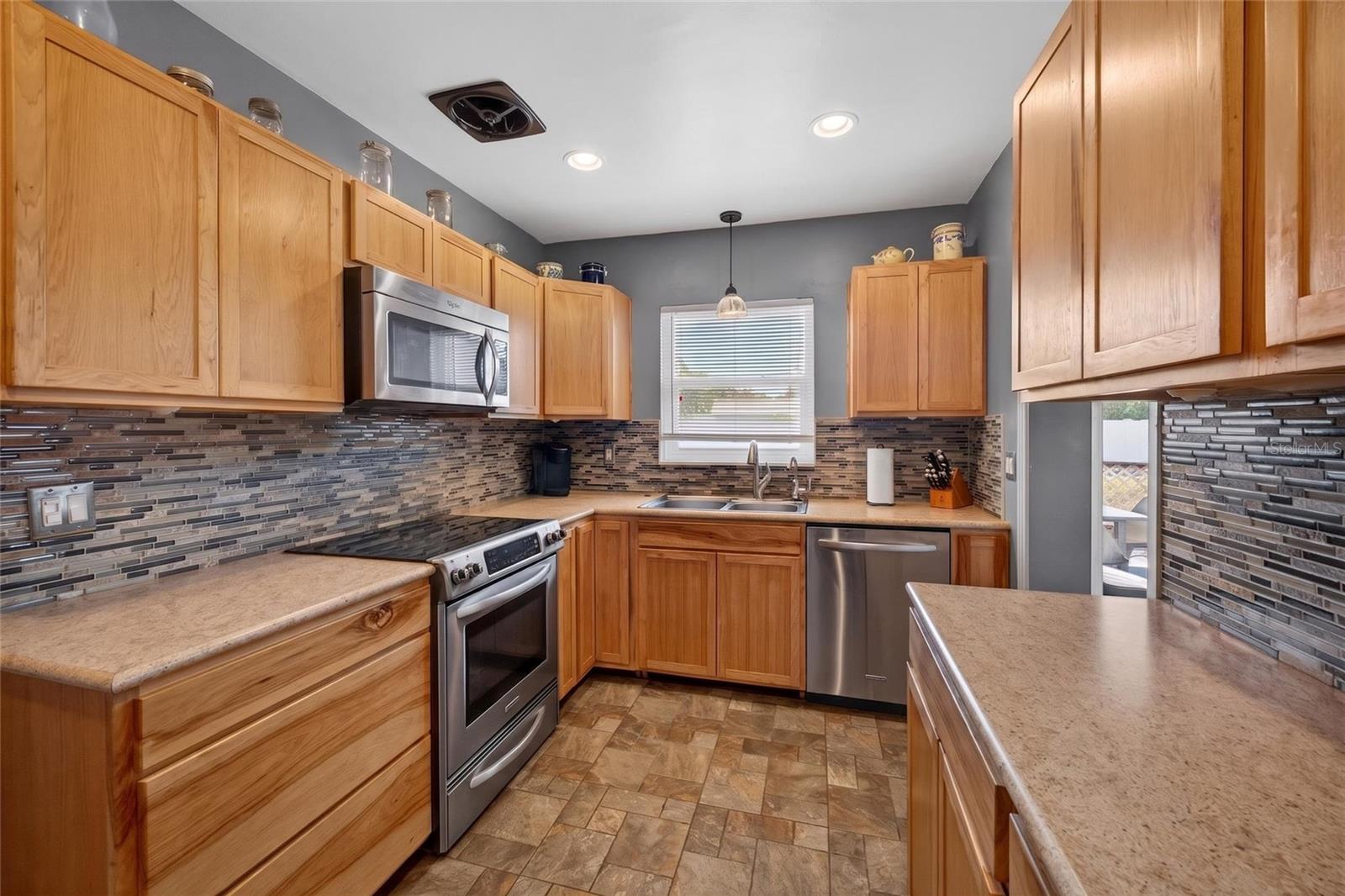 219 S SATURN AVE, CLEARWATER, FL, 33755