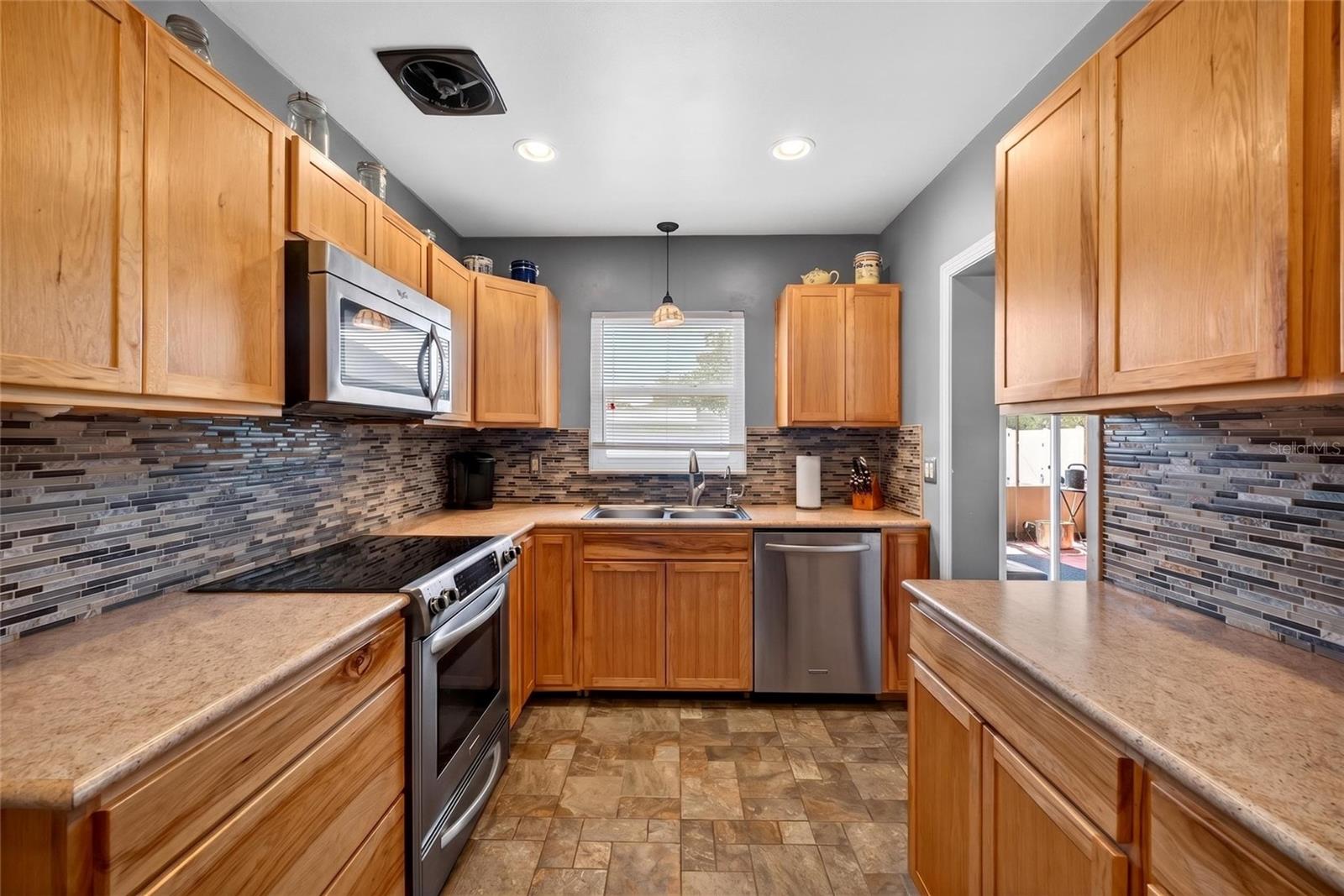 219 S SATURN AVE, CLEARWATER, FL, 33755