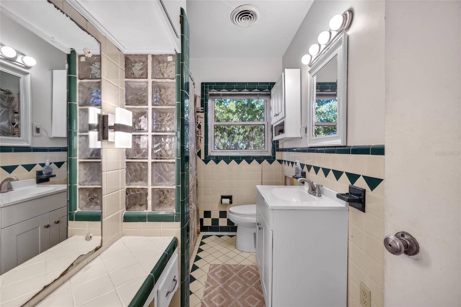 219 S SATURN AVE, CLEARWATER, FL, 33755