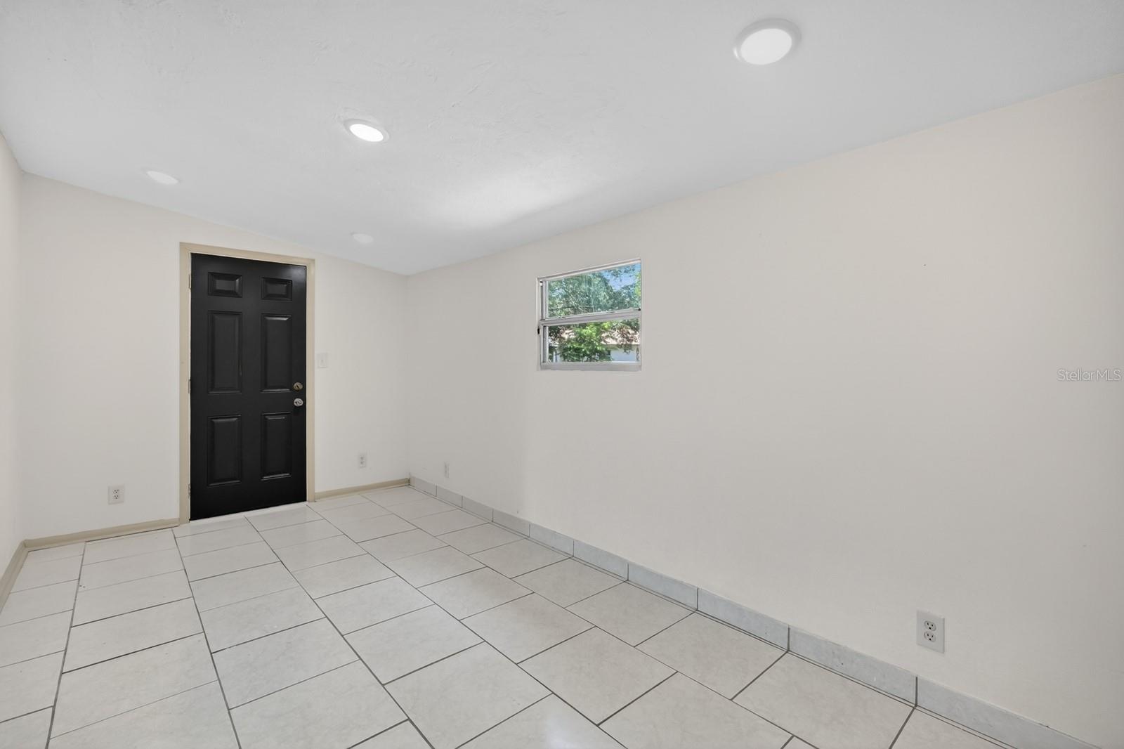 1060 E PATRICK CIR, DAYTONA BEACH, FL, 32117