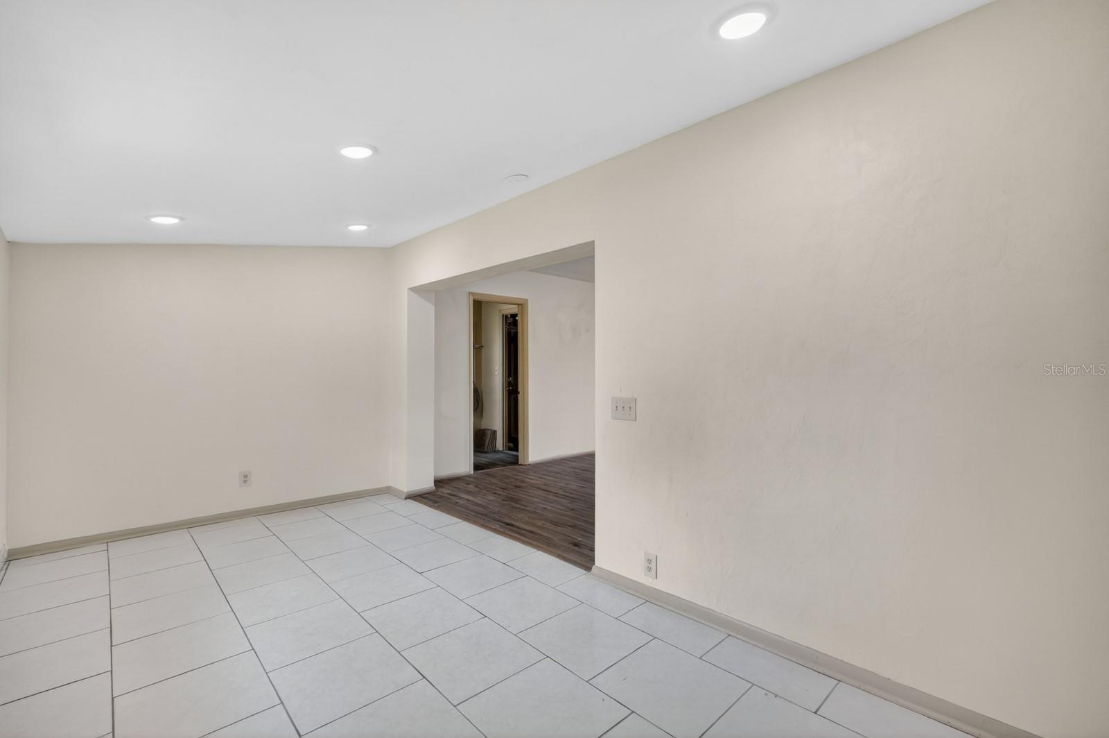 1060 E PATRICK CIR, DAYTONA BEACH, FL, 32117