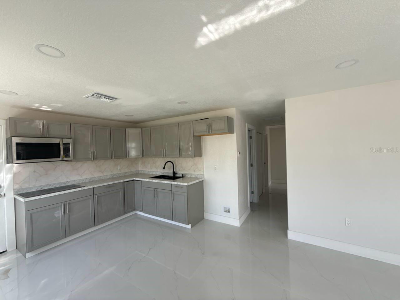 7211 N HIMES AVE, TAMPA, FL, 33614