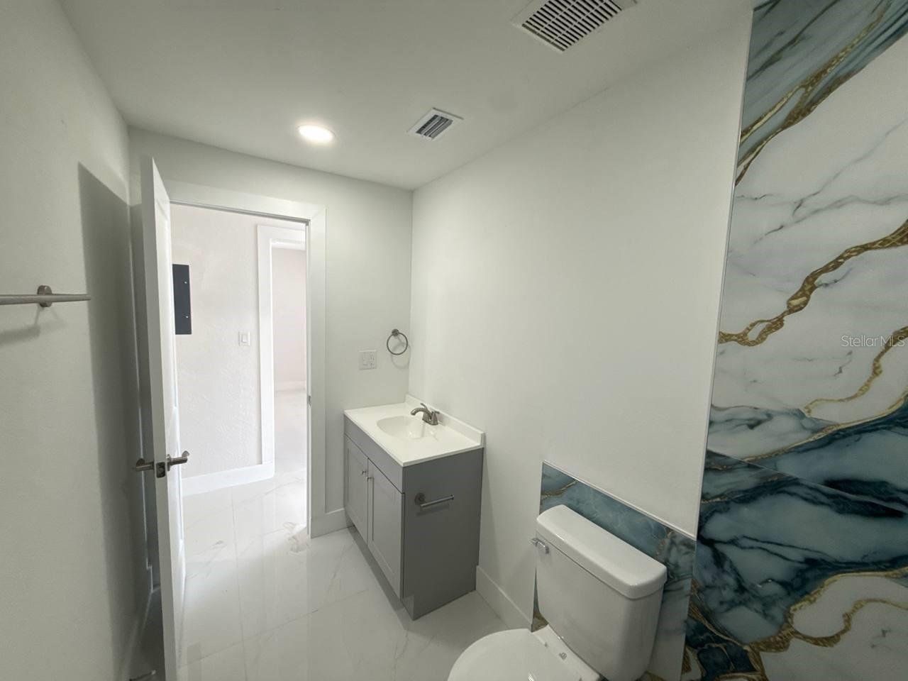 7211 N HIMES AVE, TAMPA, FL, 33614