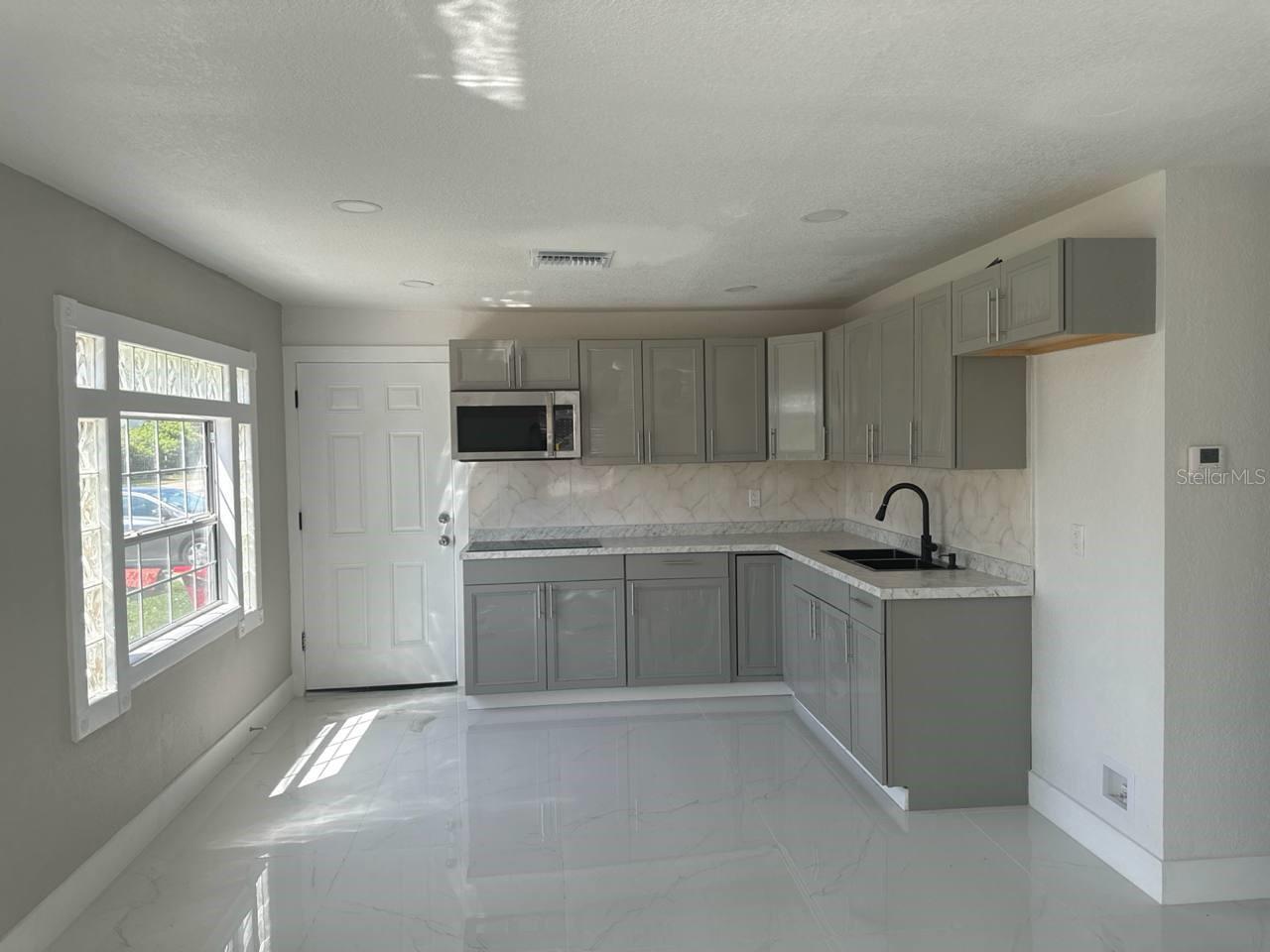 7211 N HIMES AVE, TAMPA, FL, 33614