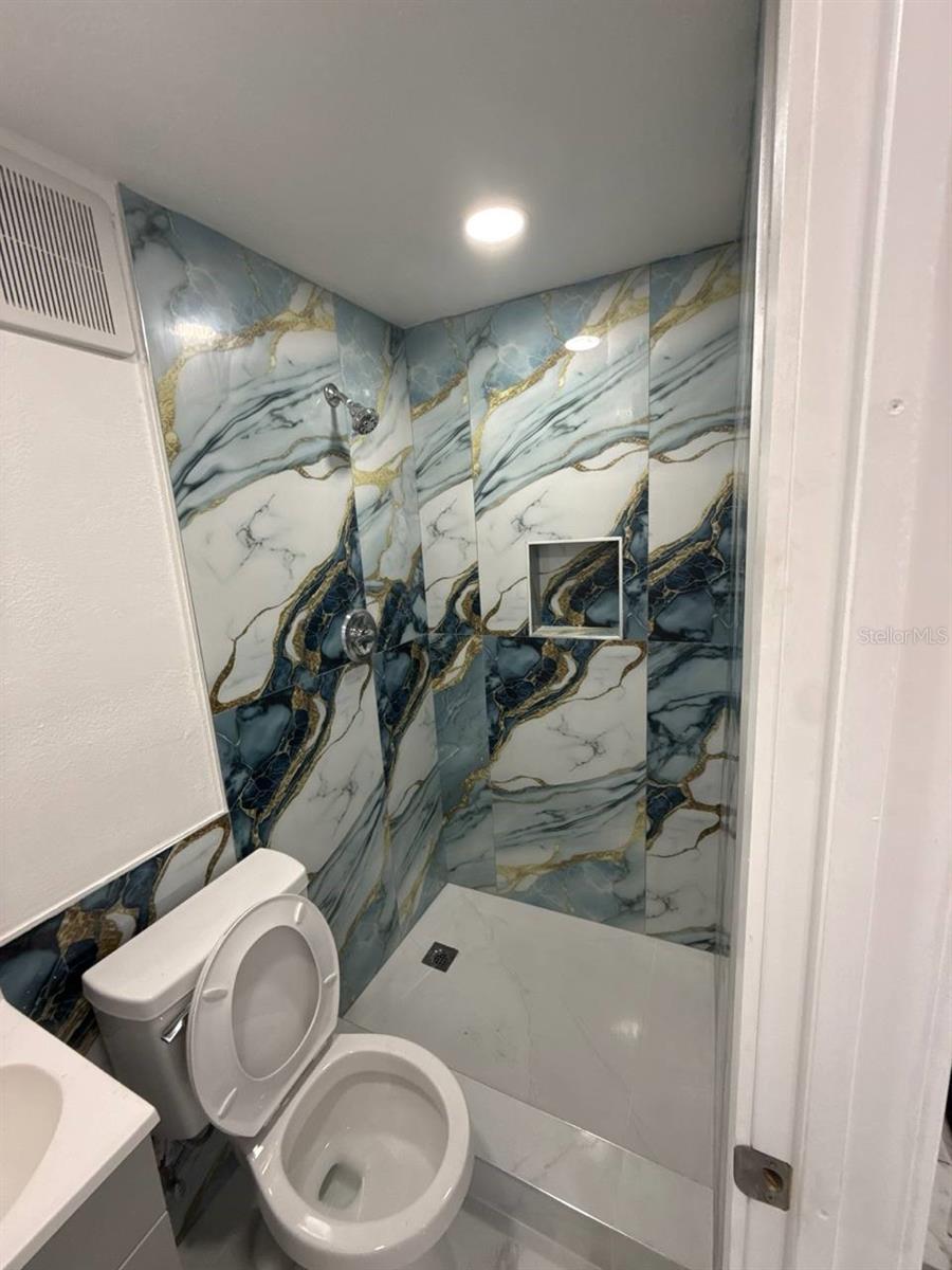 7211 N HIMES AVE, TAMPA, FL, 33614