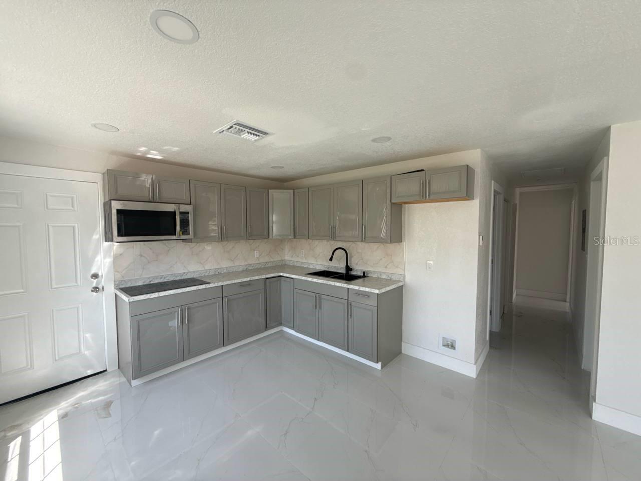 7211 N HIMES AVE, TAMPA, FL, 33614