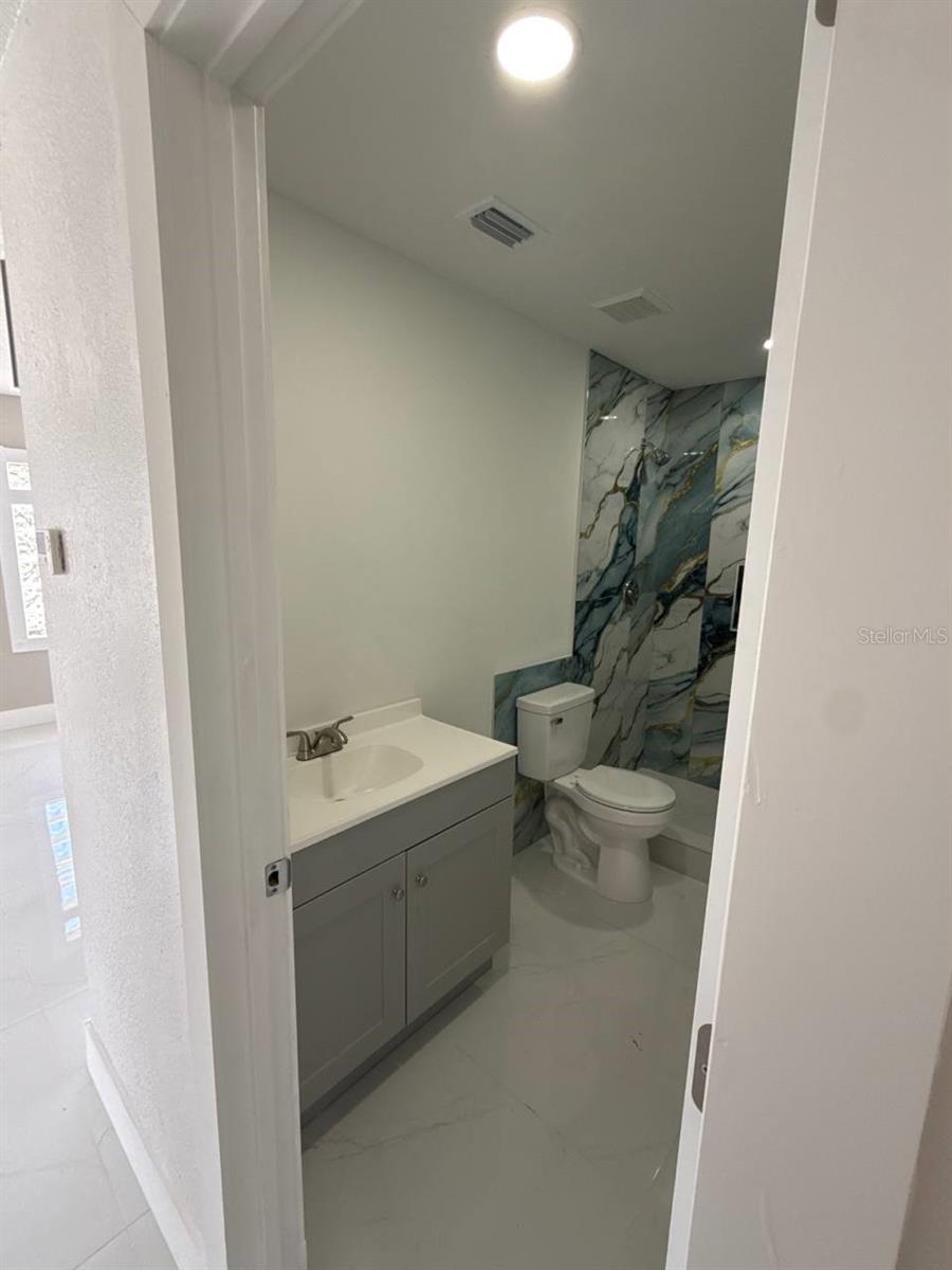 7211 N HIMES AVE, TAMPA, FL, 33614