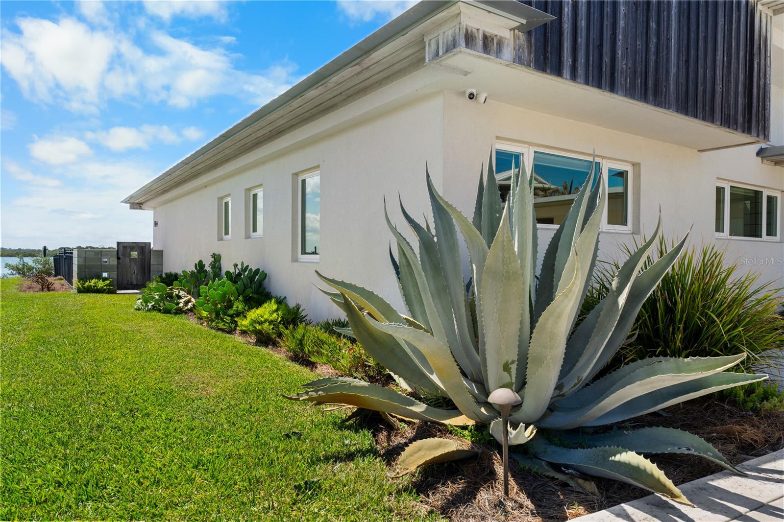 1800 N INDIAN RIVER RD, NEW SMYRNA BEACH, FL, 32169