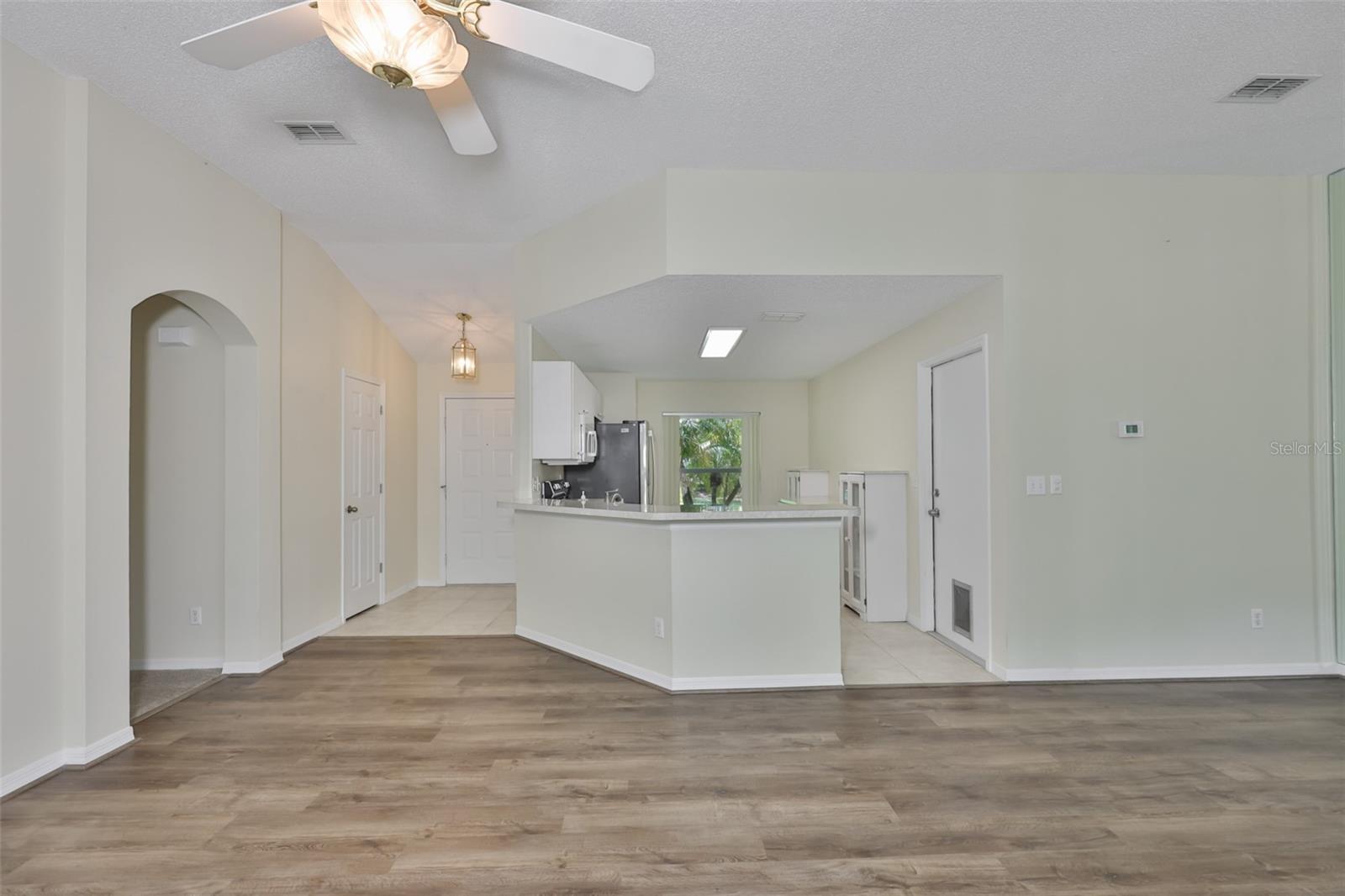 1414 BLUEWATER DR, SUN CITY CENTER, FL, 33573