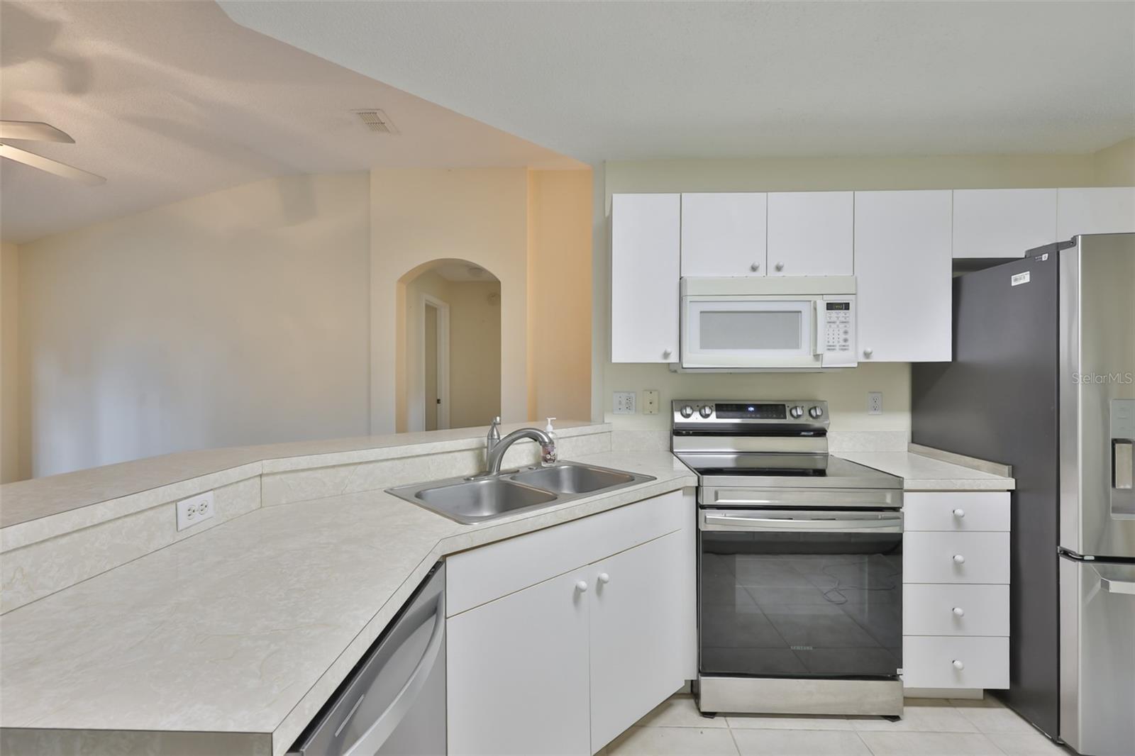 1414 BLUEWATER DR, SUN CITY CENTER, FL, 33573