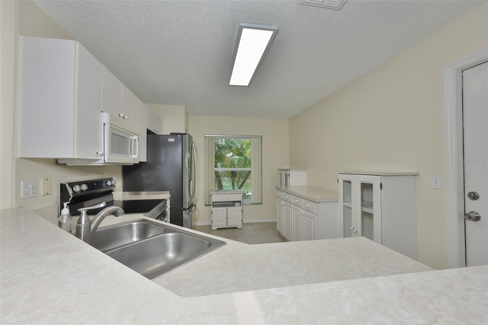 1414 BLUEWATER DR, SUN CITY CENTER, FL, 33573