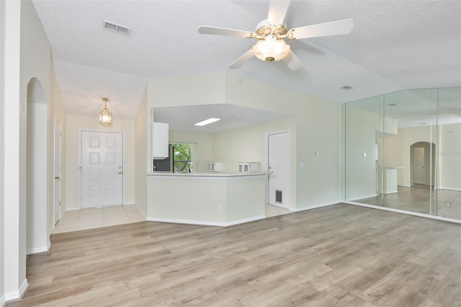 1414 BLUEWATER DR, SUN CITY CENTER, FL, 33573