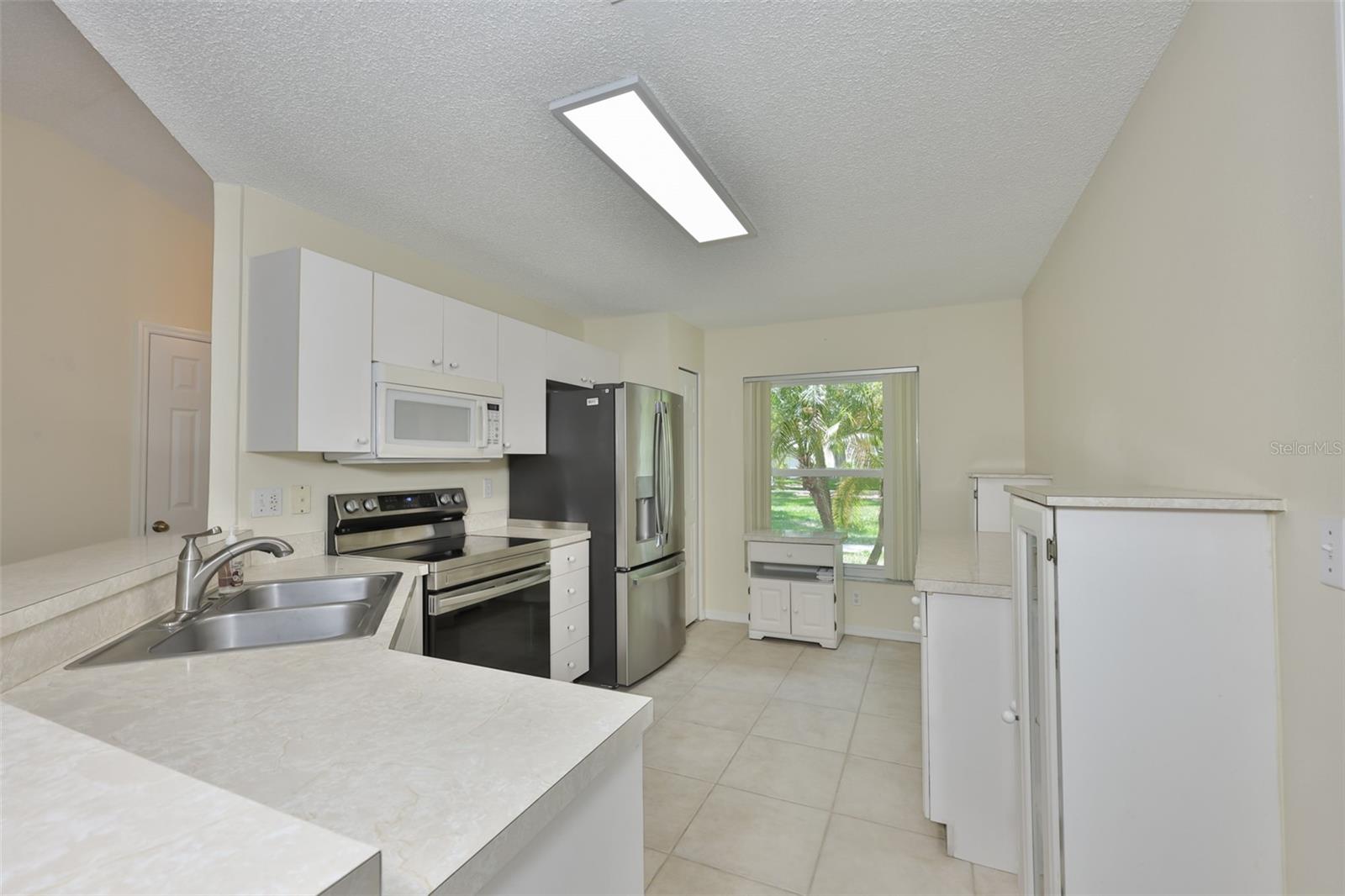 1414 BLUEWATER DR, SUN CITY CENTER, FL, 33573