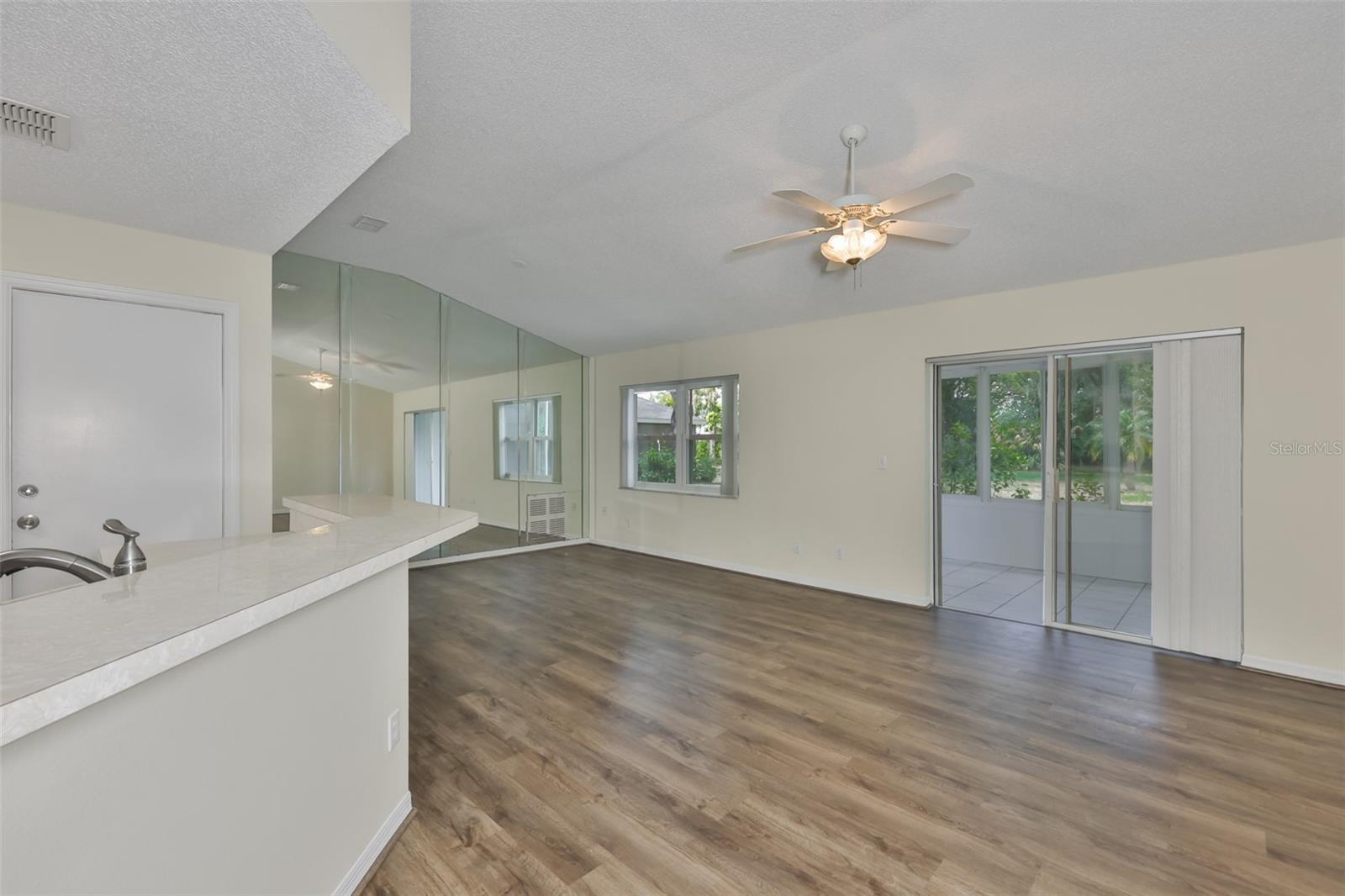 1414 BLUEWATER DR, SUN CITY CENTER, FL, 33573